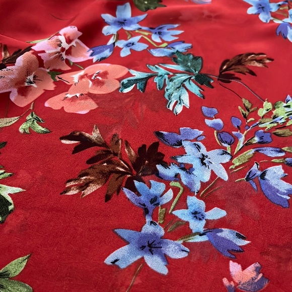 Cabi Red Floral Blouse - Picture 3 of 4